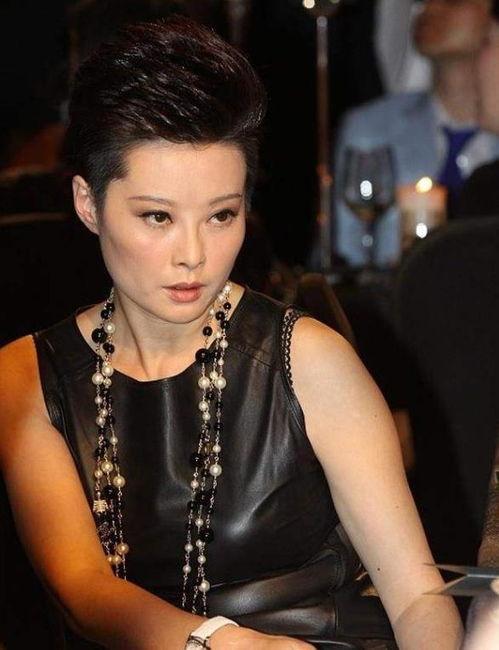 伊春的明星网红是谁,揭秘东北林都的璀璨新星