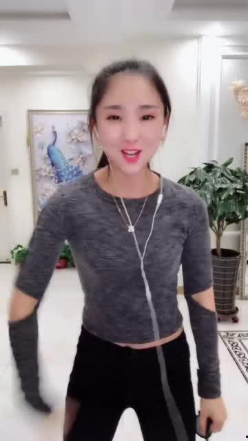 明星网红小姐姐的歌曲,旋律动人，青春活力满满