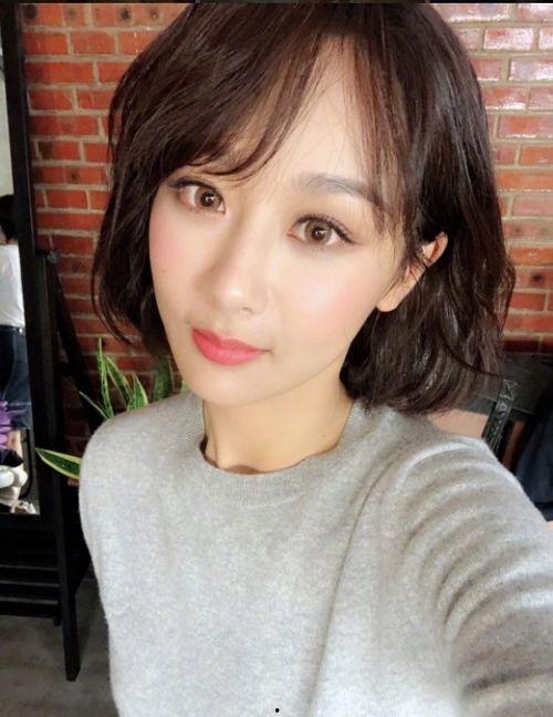 杨姓明星网红是谁,揭秘网络红人杨氏家族的璀璨星途