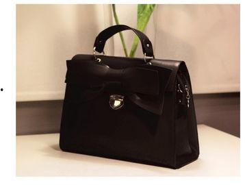 明星网红推荐包包女装店,明星同款！时尚包包女装店盘点