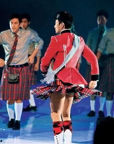 明星网红马丁靴图片女生,马丁靴女生风采展示