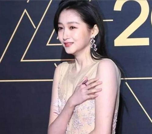 明星网红穿透明衣服