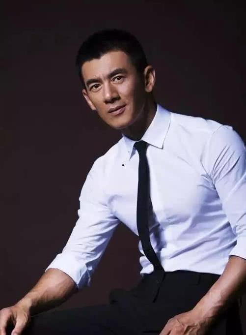 明星网红贴身保镖是谁,揭秘贴身保镖身份之谜