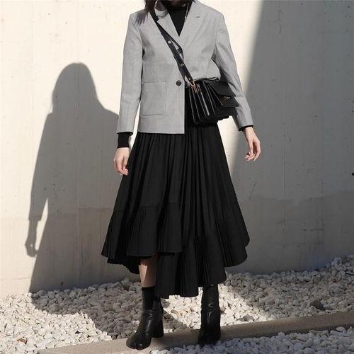 明星网红的冬季穿搭,明星网红的保暖潮流穿搭解析