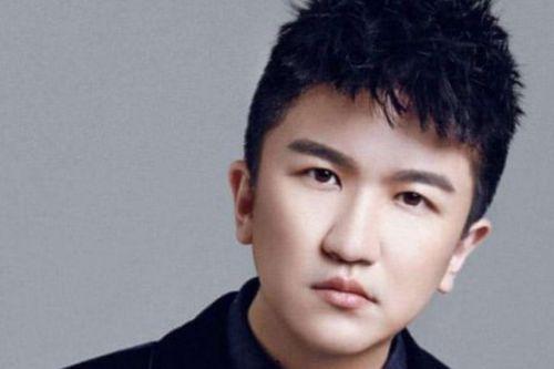 明星网红筷子哥是谁,揭秘网红明星背后的故事