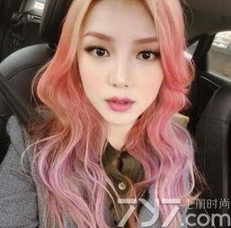粉色发色明星网红图片,揭秘粉色发色明星网红的时尚风采